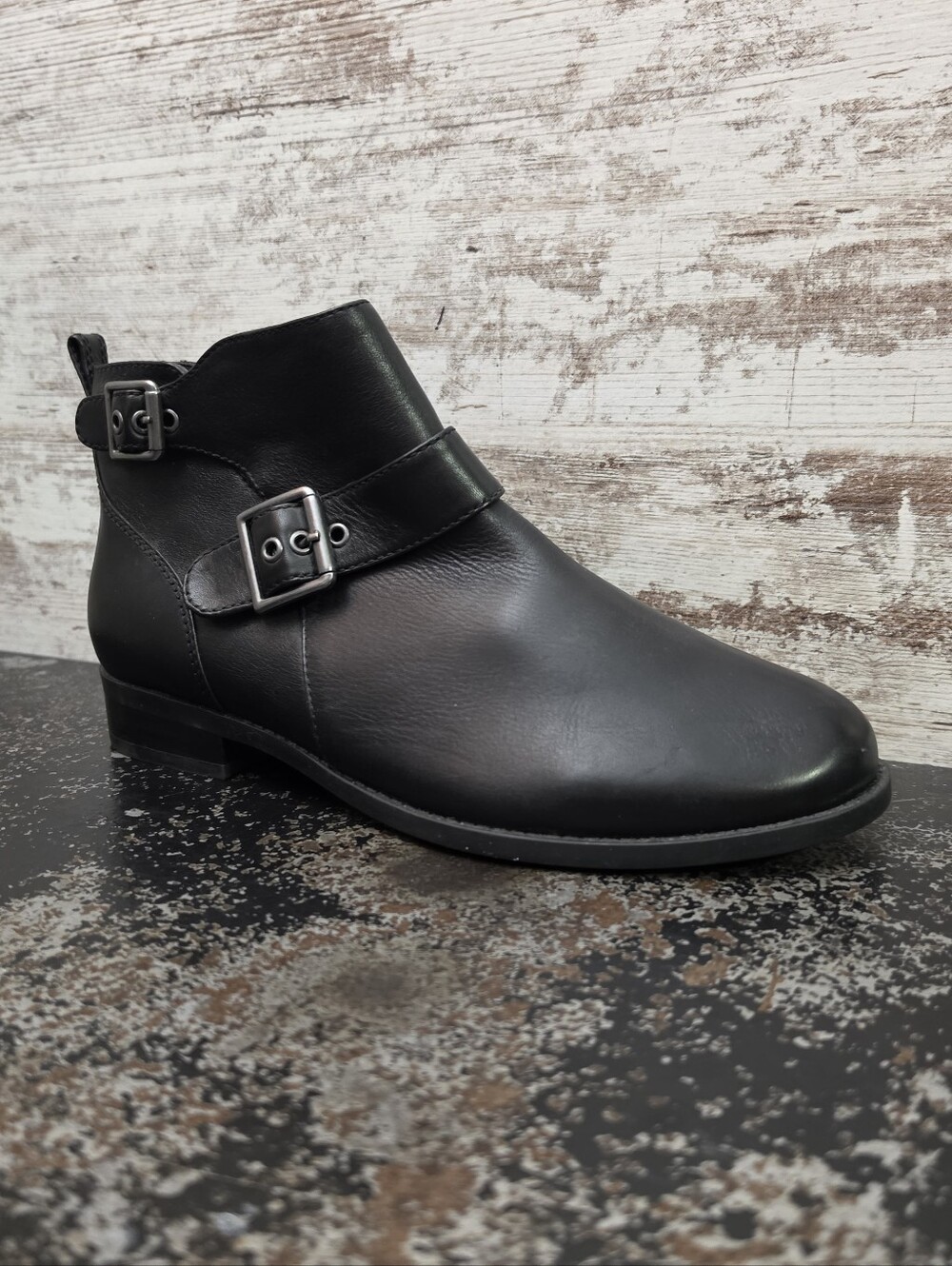 Womens Vionic Logan Boots Sz 9.5 W Wide Used VGC Black Leather - Picture 2 of 9